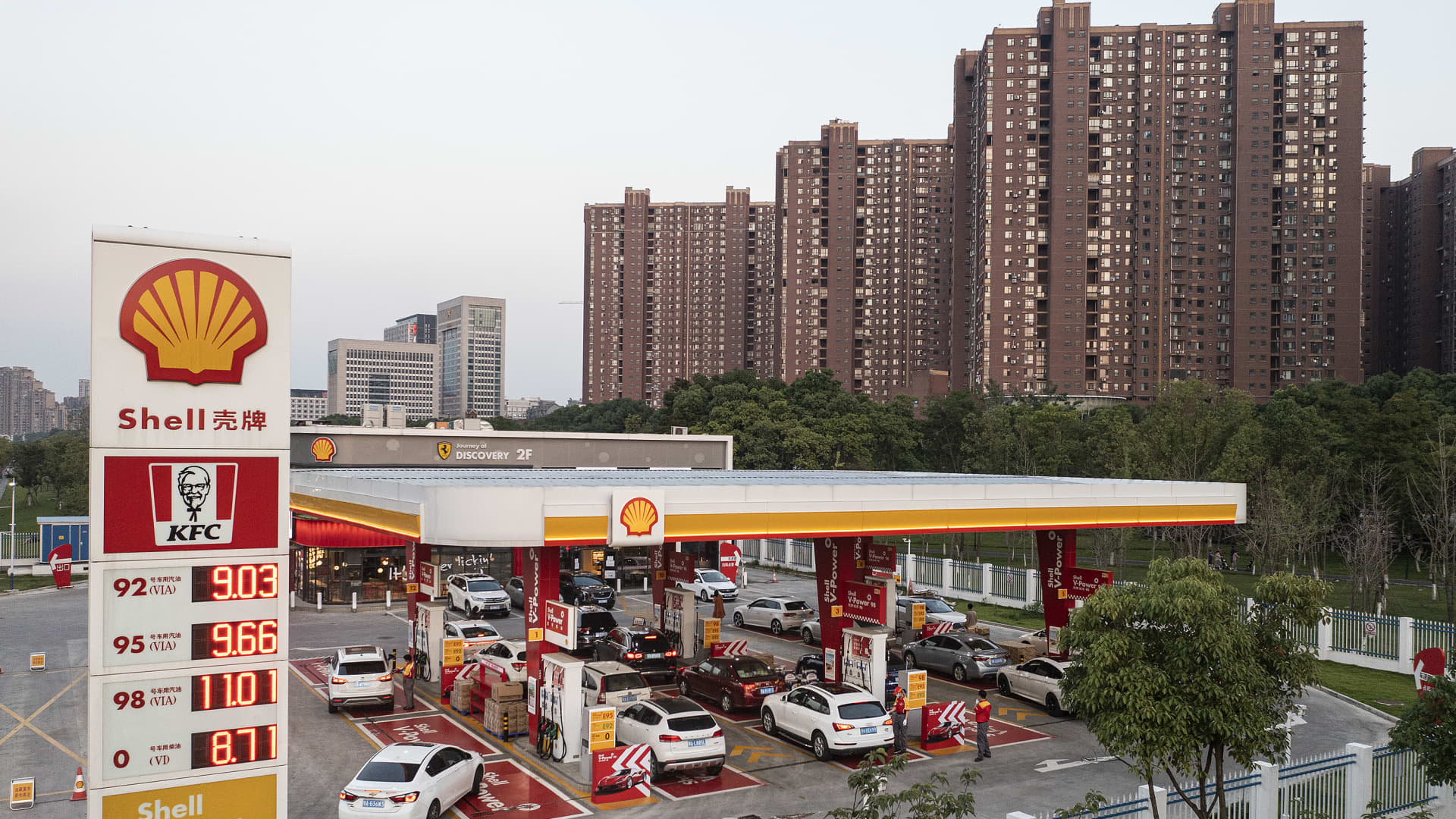 Shell CEO says EV charging stations in China are hot, predicts ‘robust’ oil and gas demand